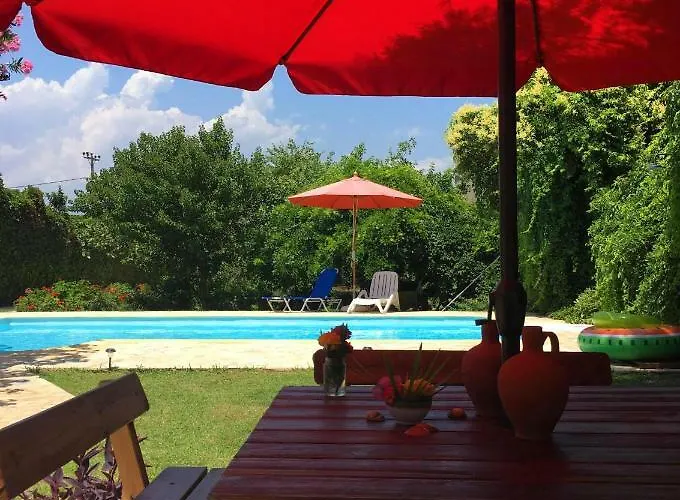 Villa Alkyon - Dreamy 3Br, Pool & Bbq Next To Varnavas Beach